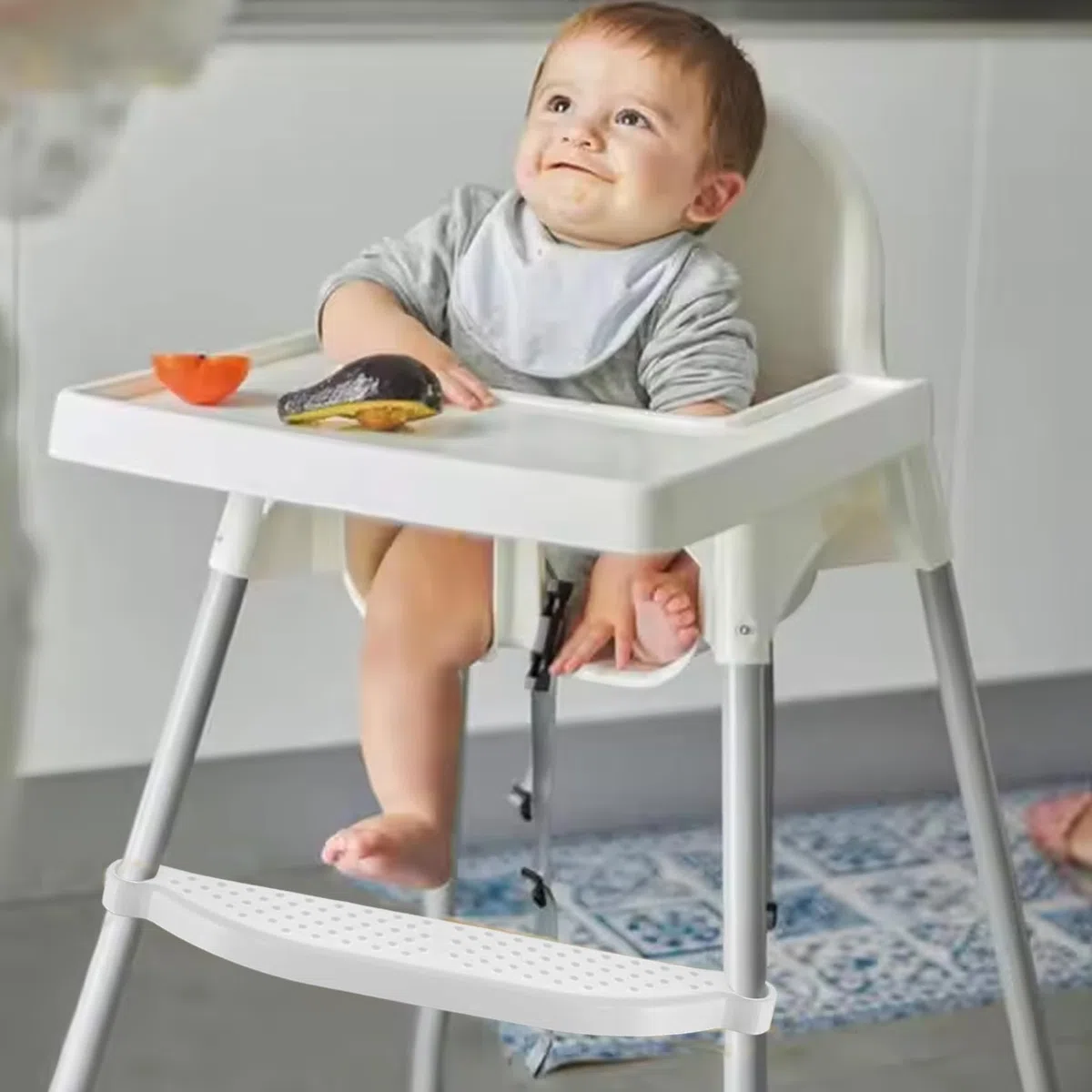 Chaise haute pour bébé, repose-pieds de chaise haute 18x3 réglable antidérapant installation facile repose-pieds en plastique pour bébé avec anneau de fixation portable robuste et lisse