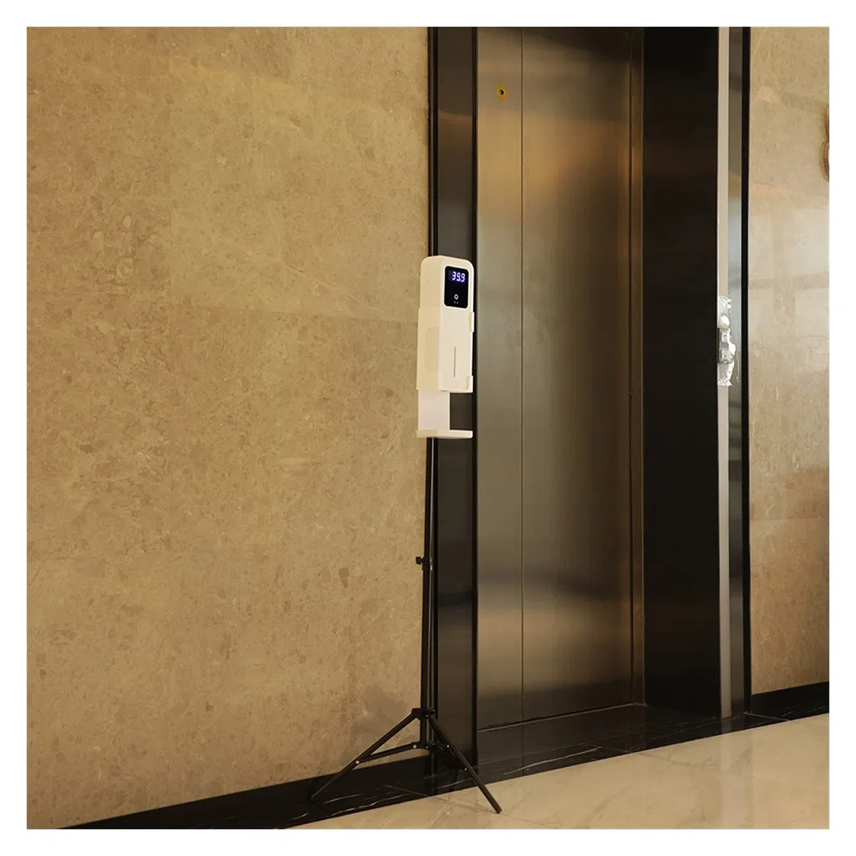 Thermomètre à induction sans contact, mesure automatique de la température à induction et désinfection sans nettoyage de la machine tout-en-un, plage de mesure 32~42.9 (℃), Convient à toutes sortes