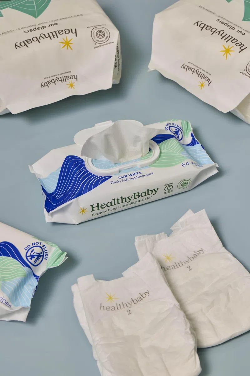 HealthyBaby Nos lingettes humides | Sans danger pour la CEE | 100 % à base d'eau et de plantes | Inodore et sans danger pour les peaux sensibles | Sans parfum et complètement sans chlore (8 paquets
