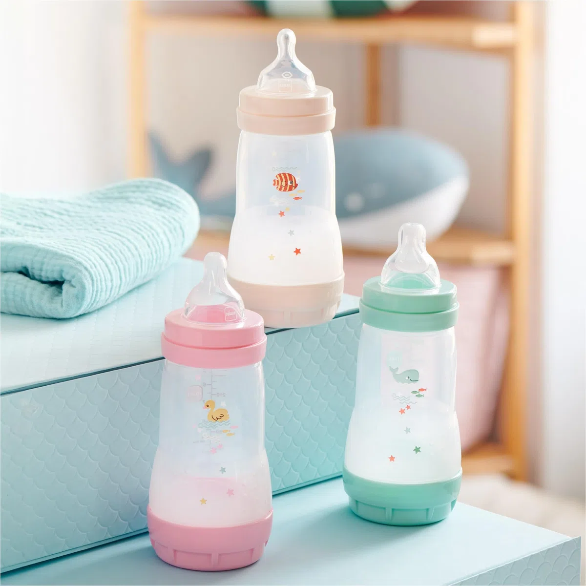 MAM | Lot de 2 biberons Easy Start Anti-Colique 4+ mois débit rapide (2 x 320 ml) Menthe + Coton – Biberon pour réduire les coliques et l'inconfort de bébé – Biberon bébé compatible avec l'allaitement