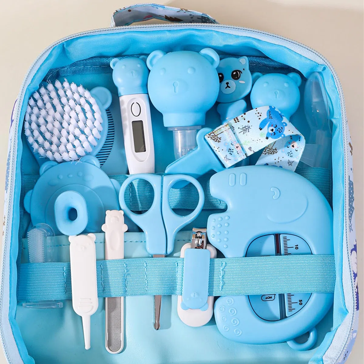Liemuao Trousse de Soin Bebe Naissance, Kit de 15 Accessoires dont Brosse à Cheveux, Thermomètre digital, Thermomètre de bain, Petit Coupe Ongles, Trousse de Toilette Bébé pour Voyage Maison (Rose)