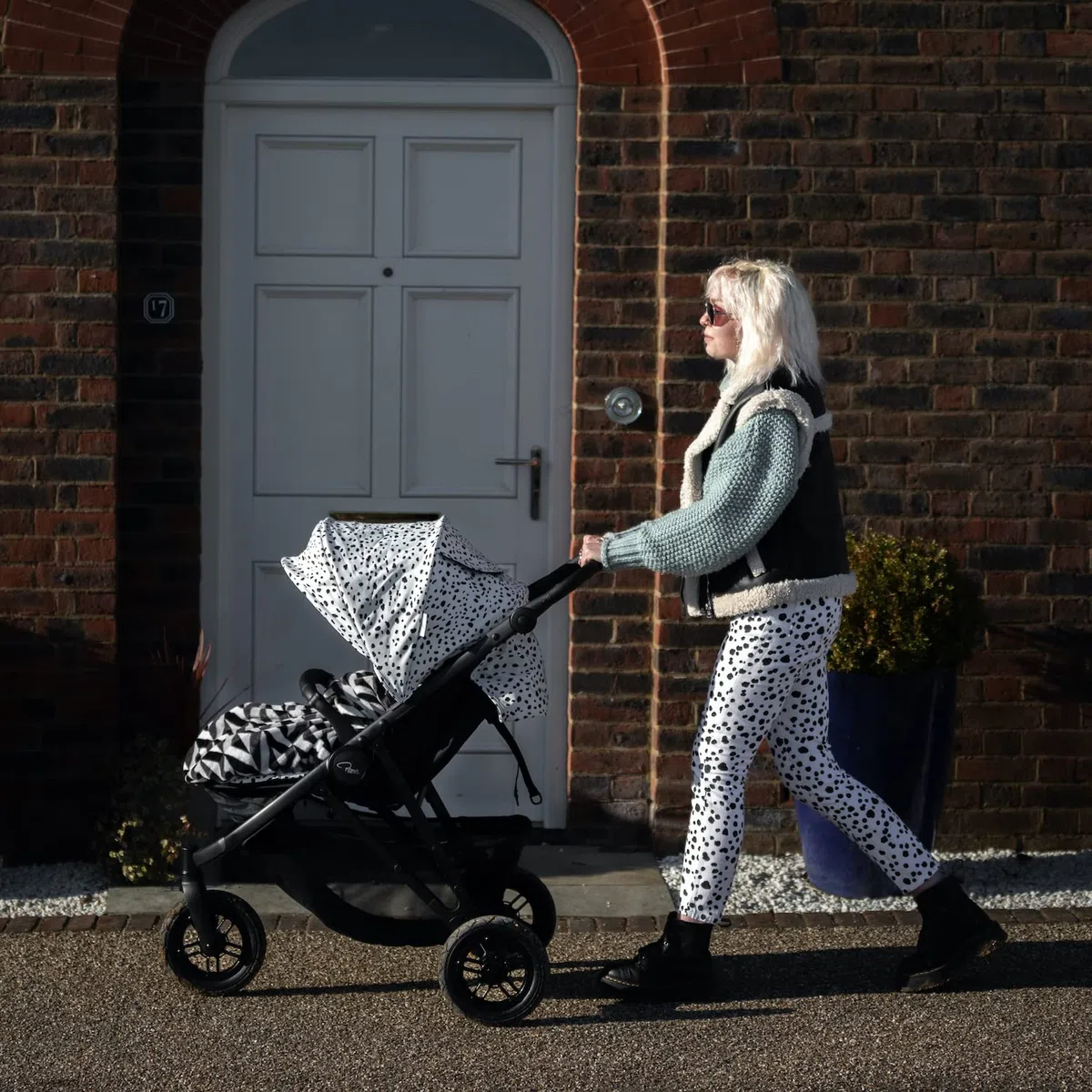 Roma Atlas 3 Wheel Pram - Khaki Leopard